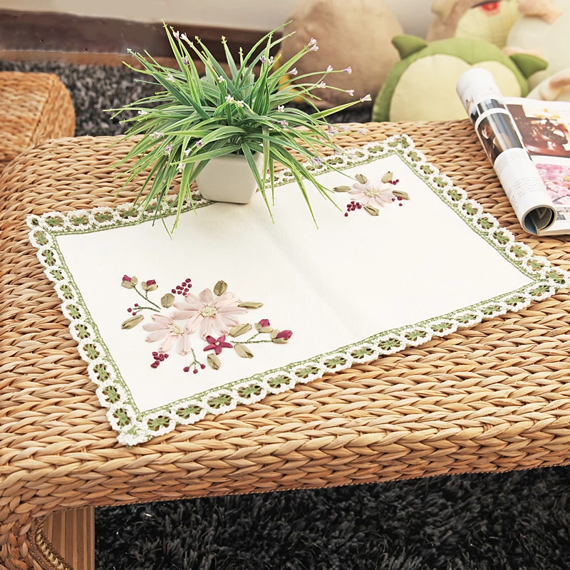 table mats as embroidery gift idea